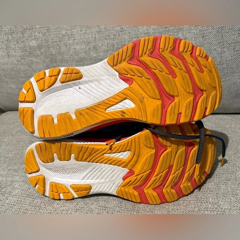Asics dynamic sneakers
